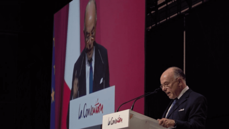 Politique : Bernard Cazeneuve lance un mouvement de gauche anti-Nupes
                  Une alternative pour une gauche anti-Nupes : c’est l’objectif lancé par Bernard Cazeneuve, qui avait quitté le Parti socialiste pour dénoncer l’alliance. Son mouvement, baptisé la Convention, revendique 7 000 adhérents.