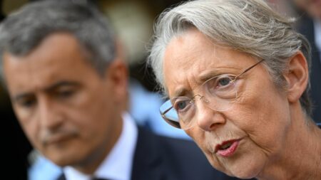 Assignation en justice de la biographie d'Elisabeth Borne de la journaliste Bérengère Bonte : la Première ministre partiellement déboutée
              La Première ministre réclamait la suppression de plusieurs passages du livre "La Secrète" publié le 4 mai.