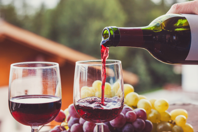 «Chute soudaine»: inquiétude concernant les personnes qui boivent moins de vin en France