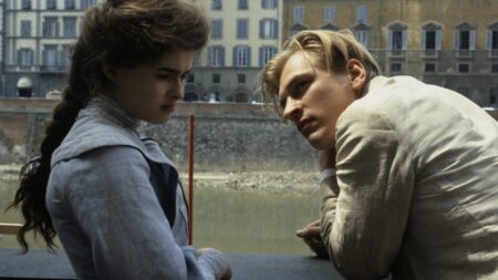 Mort de l'acteur Julian Sands : retour sur une carrière éclectique pour le héros de "Chambre avec vue"
              L'acteur britannique Julian Sands, dont le corps a été retrouvé et identifié en Californie selon les autorités mardi, s'était fait connaître dans les années 1980 après avoir incarné un héros romantique dans "Chambre avec vue".