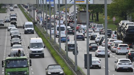 Après le "Dieselgate", les constructeurs automobiles exposés à de nouvelles demandes d'indemnisation
              La justice allemande a autorisé pour la première fois les propriétaires de voitures à moteur diesel équipé d'un logiciel non autorisé de contrôle des gaz d'échappement à demander une indemnisation au fabricant.