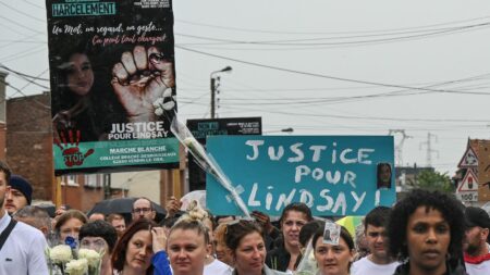 Pourquoi les affaires de harcèlement scolaire sont difficiles à juger
              Face au grand nombre de signalements et de plaintes en la matière, la justice manque de moyens pour mener les enquêtes convenablement. Les quelques affaires qui arrivent devant un juge aboutissent plus souvent à des mesures éducatives qu'à des peines répressives.