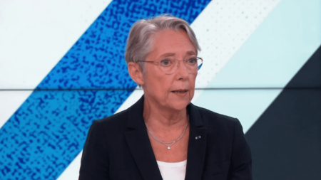 Dimanche en politique :  Élisabeth Borne veut "laisser discuter les organisations syndicales et patronales"
                  Dimanche 11 juin, Francis Letellier reçoit la Première ministre Élisabeth Borne. Elle s’exprime notamment sur l’attaque au couteau à Annecy et sur les suites du passage de la réforme des retraites.