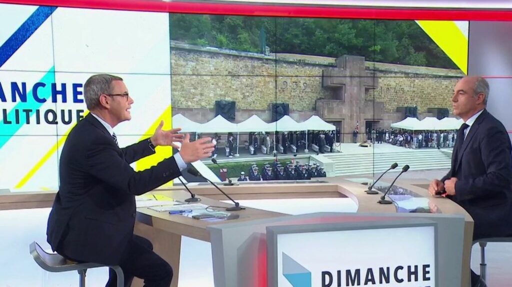 Dimanche en politique :  "L’extrême-gauche cherche une espèce de radicalité", estime Olivier Marleix
              Dimanche 18 juin, Olivier Marleix est l'invité de Francis Letellier dans l'émission "Dimanche en politique". Le président des députés des Républicains et député d’Eure-et-Loir a notamment abordé le sujet de l'immigration, de la réforme des retraites, mais également de la survie du monde rural.