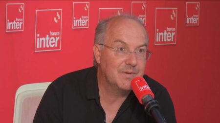 Dissolution des Soulèvements de la Terre : "C'est une aberration totale" réagit l'auteur Alain Damasio
                  "Non seulement je comprends mais je défends et je promeus" la radicalité des Soulèvements de la Terre, affirme Alain Damasio, lundi sur France Inter. Le décret de dissolution du collectif est présenté mercredi en Conseil des ministres.