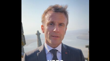 Environnement : Emmanuel Macron annonce que 2025 sera "l’année des océans" en France
                  "Les océans sont au cœur de notre destin et de celui de l'humanité", plaide le chef de l'Etat, dans une vidéo enregistrée depuis le Mont-Saint-Michel, avant de rappeler que la conférence des Nations unies pour les océans se tiendra à Nice en 2025.