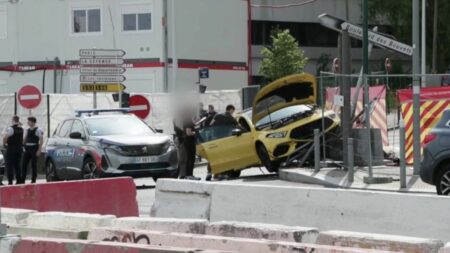 Nanterre : ouverture d’une enquête après le tir mortel d’un policier
              Un conducteur de 17 ans a perdu la vie mardi 27 juin après un refus d’obtempérer. Selon les sources policières, le véhicule aurait foncé vers les policiers.