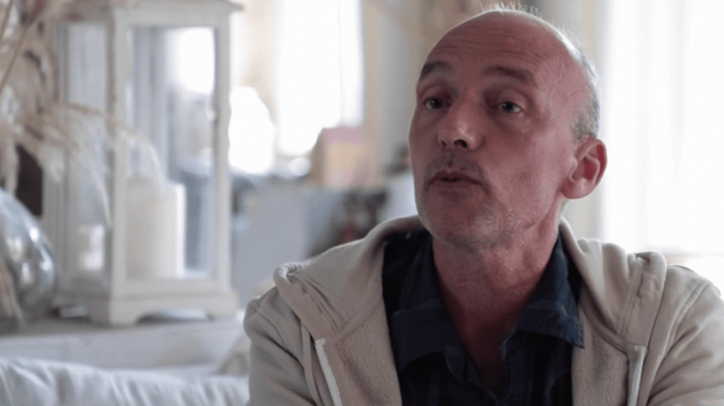 Disparition de Karine Esquivillon : son mari face à ses contradictions
              Michel Pialle, le mari de Karine Esquivillon, est entendu par les gendarmes de La Roche-sur-Yon (Vendée), jeudi 15 juin. Il est interrogé sur sa potentielle implication dans la disparition de son épouse. Sa garde à vue prendra fin vendredi 16 juin à 8h30.