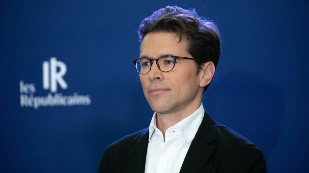 "États généraux de la droite" : le secrétaire général délégué des Républicains appelle "à ranger les égos au vestiaire" pour "préparer l'après-Macron"
                  Un an après la dernière élection présidentielle, quatre ans avant la prochaine, Les Républicains tiennent samedi à Paris leurs "États généraux" pour relancer la droite.