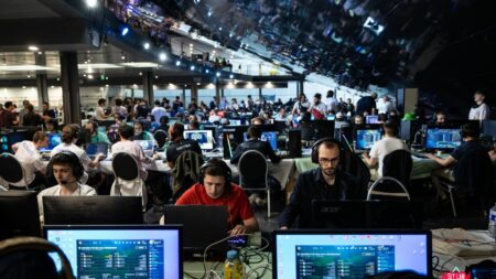 L'événement Solary à Tours :"On voulait en revenir là où l'esport a commencé, c'est-à-dire les LAN", explique Sakor Ros
              Les fans du club Solary, un des plus suivis de France, se retrouvent avec un tournoi à Tours ce weekend, la Solary LAN.
