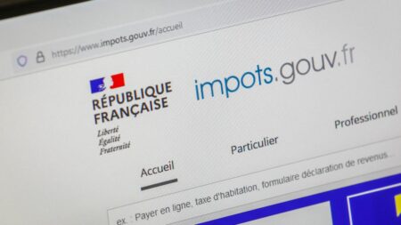 Fiscalité des très riches : "piège à la con" ou menace sur la cohésion du pacte républicain ?
              Clément Viktorovitch revient chaque semaine sur les débats et les enjeux politiques. Dimanche 11 juin :  l’imposition des grandes fortunes.