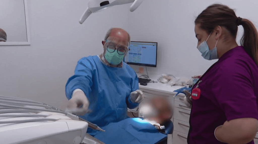 Hausse des soins dentaires : les mutuelles le répercuteront sur les tarifs des cotisations
                  La sécurité sociale va baisser le remboursement des soins dentaires dès le mois d’octobre. Une mauvaise nouvelle pour les mutuelles, et peut-être aussi pour les assurés. Les cotisations et complémentaires santé vont-elles augmenter ?