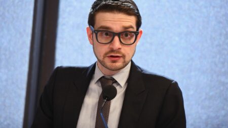 L'héritage politique du milliardaire George Soros, légué à son fils aîné
                  La fortune de George Soros est estimée à 25 milliards de dollars et son hériter compte bien l'utiliser pour lutter contre la réélection de Donald Trump.