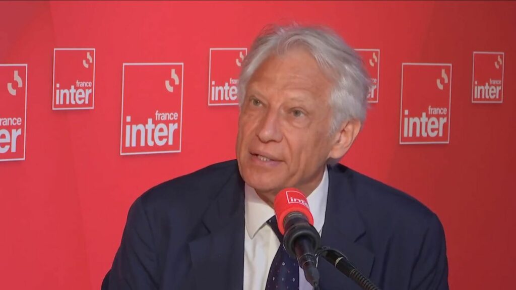 Immigration : Dominique de Villepin dénonce la "dérive dangereuse" du parti Les Républicains
                  L'ancien Premier ministre constate mercredi sur France Inter une "dérive dangereuse" du parti LR et craint que les digues entre l'extrême droite et la droite ne soient "en train de sauter".