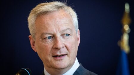 Inflation : les prix de centaines de produits alimentaires "baisseront" dès juillet, promet Bruno Le Maire
                  Le ministre de l'Economie a cité, vendredi, les pâtes, la volaille, les céréales ou encore les huiles parmi les produits concernés.
