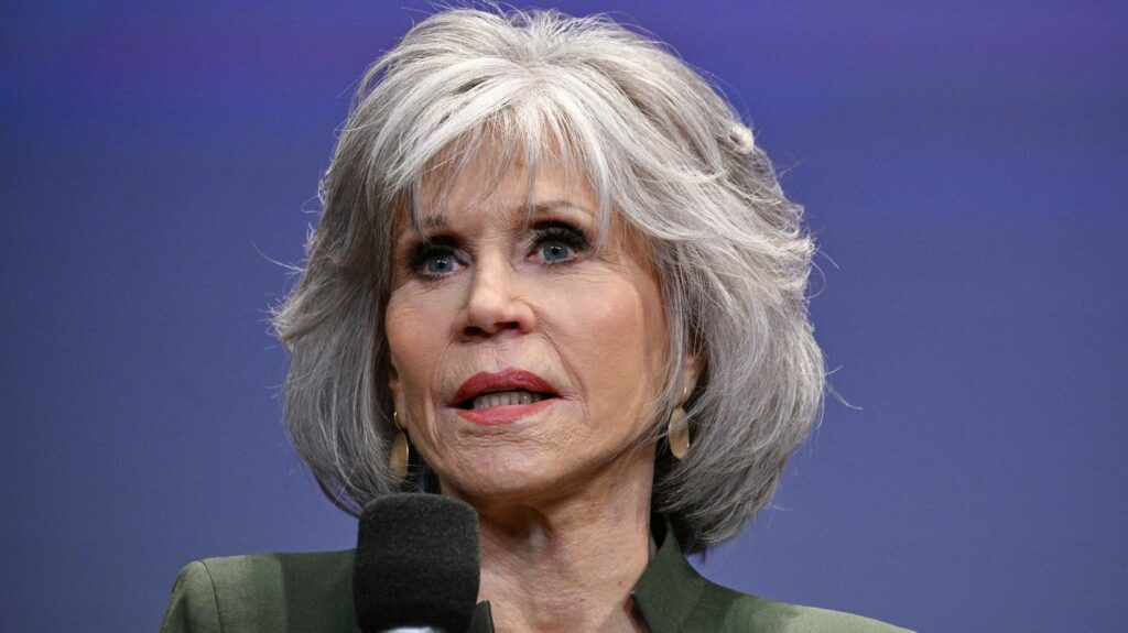 Sommet d'Hollywood sur le climat : l'actrice Jane Fonda veut intensifier son militantisme contre le réchauffement climatique
              Jane Fonda veut combattre la crise climatique, "la plus grande crise que l'humanité ait jamais eu à affronter", en s'investissant davantage, alors que se tient le Sommet d'Hollywood sur le climat à Los Angeles jusqu'à ce samedi 24 juin.