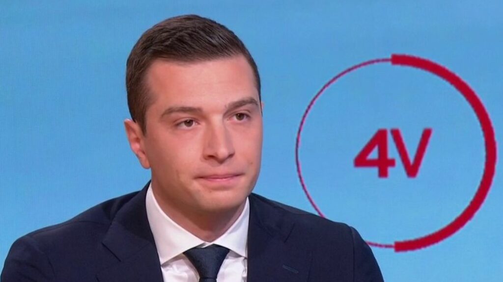 Liens entre le RN et la Russie : "Notre intégrité est totale", assure Jordan Bardella, président du RN
                  Jordan Bardella, président du Rassemblement national et député européen, était l'invité des "4 Vérités" sur France 2, lundi 5 juin.