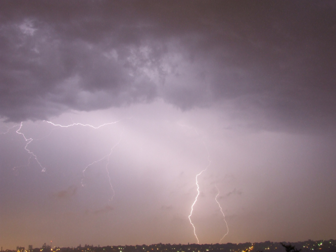 Les tempêtes en France n'ont eu qu'un bref répit alors que le mauvais temps s'apprête à arriver