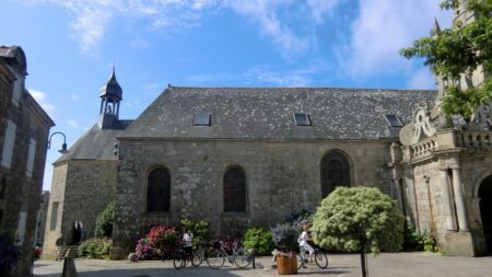 Menhirs détruits à Carnac : l'église de la ville visée par des tags
                  Le maire de la ville est vilipendé sur les réseaux sociaux après la destruction de menhirs dans une zone commerciale.