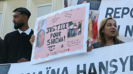 Procès du meurtre de Shaïna : son ex-petit ami condamné à 18 ans de prison
              En fin d'après-midi vendredi, l'avocat général avait requis devant la cour d'assises des mineurs de l'Oise 30 ans de réclusion criminelle contre l'ex-petit ami de Shaïna.