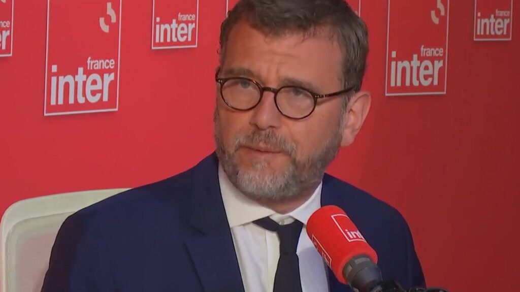 Mort de Nahel : "La violence est injustifiable", réagit Olivier Klein après une troisième nuit de violences urbaines
              Le ministre délégué à la Ville et au logement évoque "un nombre de bâtiments publics attaqués assez important".