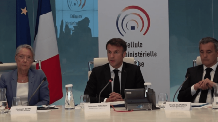 Violences après la mort de Nahel : des renforts annoncés par l’exécutif
              Après deux nuits de violence partout en France, le président de la République a annoncé, vendredi 30 juin, le déploiement de renforts humains et matériels sur le terrain pour cette nuit.