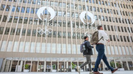 Paris 2024 : des perquisitions sont en cours au sein de plusieurs sites chargés de l'organisation des Jeux olympiques et paralympiques
              Le comité "collabore pleinement avec les enquêteurs pour faciliter leurs investigations", a-t-il fait savoir.