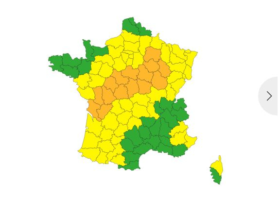 Plus d'une douzaine de départements français en deuxième position d'alerte aux tempêtes
