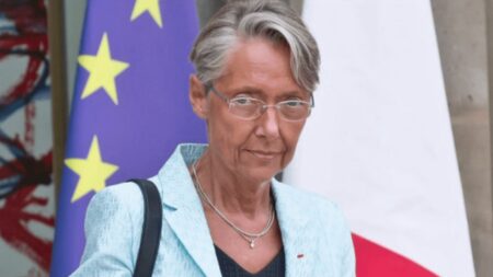 Politique : l’actualité de la semaine du 12 juin
                  Un prochain remaniement se fait entendre depuis quelques jours. Est-ce que cela aura vraiment lieu ? Les réponses avec la journaliste Caroline Motte, présente sur le plateau du 12/13, jeudi 15 juin.