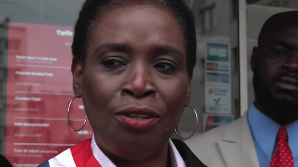 Politique : la députée Rachel Keke fête ses un an à l’Assemblée
              En juin 2022, Rachel Keke était élue députée et faisait ses premiers pas à l’Assemblée nationale. Pour l’occasion, les équipes du 12/13 l’ont rencontré.