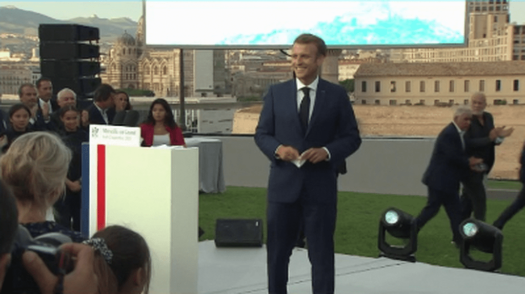 Politique : l’actualité de la semaine du 19 juin
              Comme chaque jeudi, la journaliste Caroline Motte passe en revue l’actualité politique de la semaine. Aujourd'hui, elle s’intéresse notamment au déplacement d’Emmanuel Macron à Marseille, lundi 26 juin.