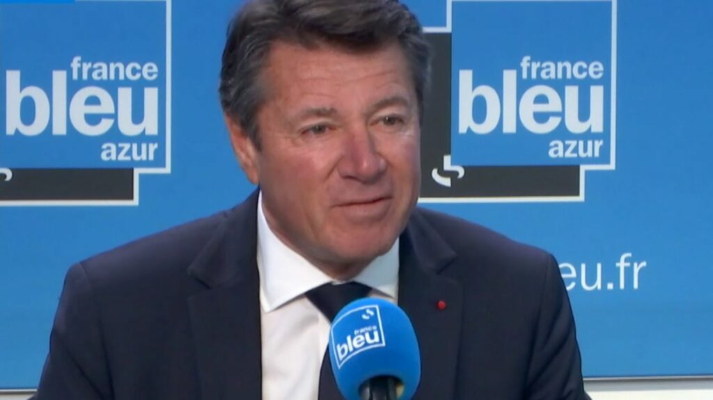 Prières musulmanes dans des établissements scolaires de Nice : pour Christian Estrosi, "ce n'est pas une affaire religieuse, c'est une affaire de provocation politique"
                  Le maire de Nice estime qu'il y a "forcément une instrumentalisation". Ces prières ont eu lieu dans cinq établissements de Nice et des Alpes-Maritimes, de l'école au lycée, entre la mi-mai et le début du mois de juin.