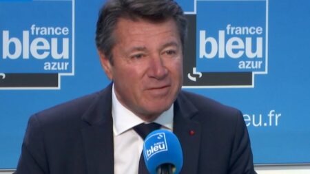 Prières musulmanes dans des établissements scolaires de Nice : pour Christian Estrosi, "ce n'est pas une affaire religieuse, c'est une affaire de provocation politique"
                  Le maire de Nice estime qu'il y a "forcément une instrumentalisation". Ces prières ont eu lieu dans cinq établissements de Nice et des Alpes-Maritimes, de l'école au lycée, entre la mi-mai et le début du mois de juin.