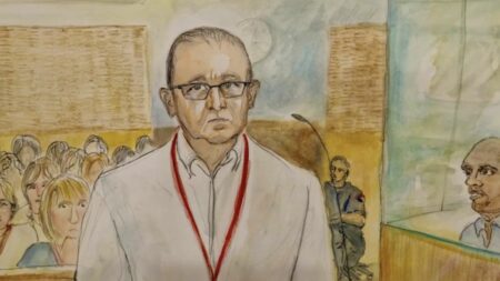 Procès du "tueur de DRH " : le récit d’un rescapé
              Le procès de Gabriel Fortin se poursuit, lundi 19 juin. Il comparait depuis une semaine à la cour d’assises de Valence, dans la Drôme. Lundi, c’est un survivant qui s’est présenté à la barre pour partager son expérience.