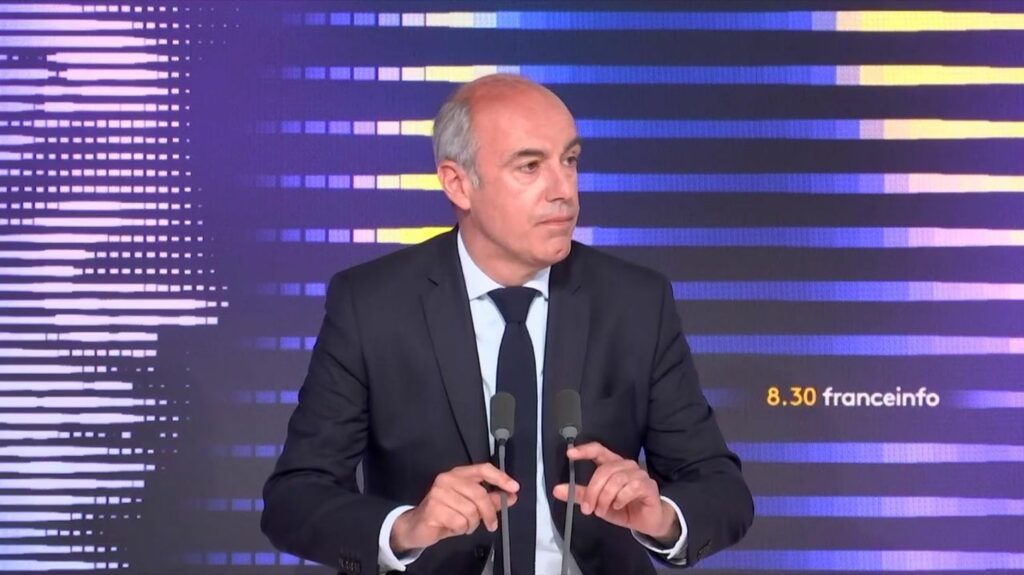 Vidéo



  

  
  


      


      

      
        VIDÉO. Projet de loi immigration : "Il n'y a pas" de négociations entre Les Républicains et le gouvernement, selon Olivier Marleix
                  Le président du groupe Les Républicains à l'Assemblée défend les deux propositions de loi sur l'immigration élaborées par son parti.