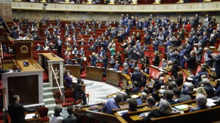 Réforme des retraites : ambiance électrique autour de la proposition de loi du groupe Liot
                  Les députés vont entamer l'examen d'une proposition de loi proposée par le groupe Liot qui vise à abroger le recul de l'âge de départ à la retraite. Mais elle a été vidée de sa mesure phare.