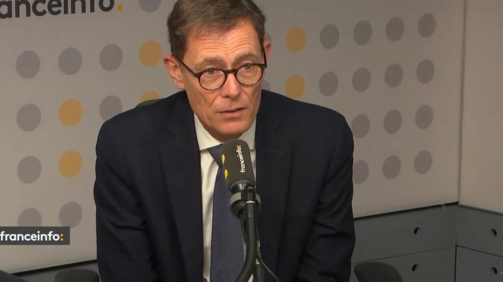 Pourquoi le Sénat veut créer une "holding" pour l’audiovisuel public
                  Ce projet, inscrit dans une proposition de loi adoptée cette semaine, fait craindre à la gauche un retour à l’ORTF.