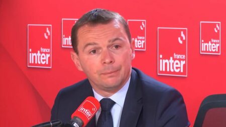 Soupçons de favoritisme : "Je ne suis ni essoré, ni fragile", se défend le ministre du Travail, Olivier Dussopt
                  Olivier Dussopt conteste tout favoritisme :  "Je compte bien convaincre le tribunal de ma bonne foi et de mon innocence".