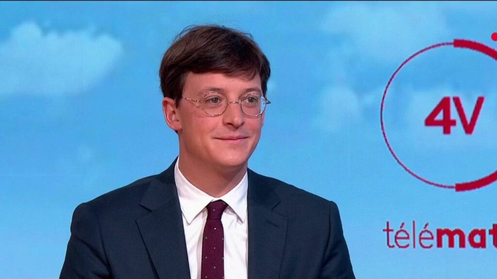 "Il y a un système dans lequel le Rassemblement national s’est fait le porte-parole de la Russie de Vladimir Poutine", charge le député Renaissance Sacha Houlié
              Le président de la commission des Lois à l’Assemblée nationale était l’invité des "4 Vérités".