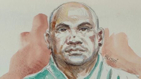 Justice : le "tueur de DRH" sort du silence
              Accusé de trois assassinats, Gabriel Fortin s'était enfermé dans le mutisme depuis plus de deux ans. Mardi 13 juin, le "tueur de DRH" est sorti du silence au premier jour de son procès à la cour d'assises de la Drôme.
