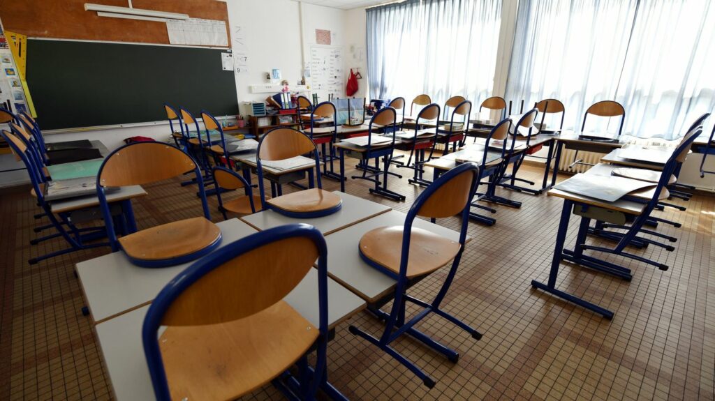 Infographies



  

  
  


      


      

      Les élèves français ont-ils trop de vacances scolaires par rapport aux autres pays ?
              Emmanuel Macron a annoncé mardi sa volonté de "rouvrir le débat" du "temps scolaire dans l'année" et de la durée des vacances d'été. Voici la situation en France comparée avec le reste de l'Europe.