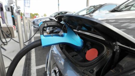 Les ventes de voitures électriques s'envolent toujours un peu plus en Europe
              Au mois de mai, les ventes de voitures électriques ont explosé en Europe. Elles représentent désormais 14% des ventes, contre moins de 10% il y a un an à la même époque.