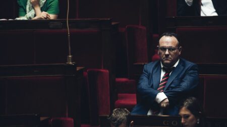 Accusations de viol : Damien Abad annonce "l'ouverture d'une information judiciaire" le visant
              Damien Abad annonce dans un communiqué qu'il conteste "fermement" les faits. Il "souhaite être entendu rapidement par le magistrat instructeur afin de se défendre face à des accusations ignobles".