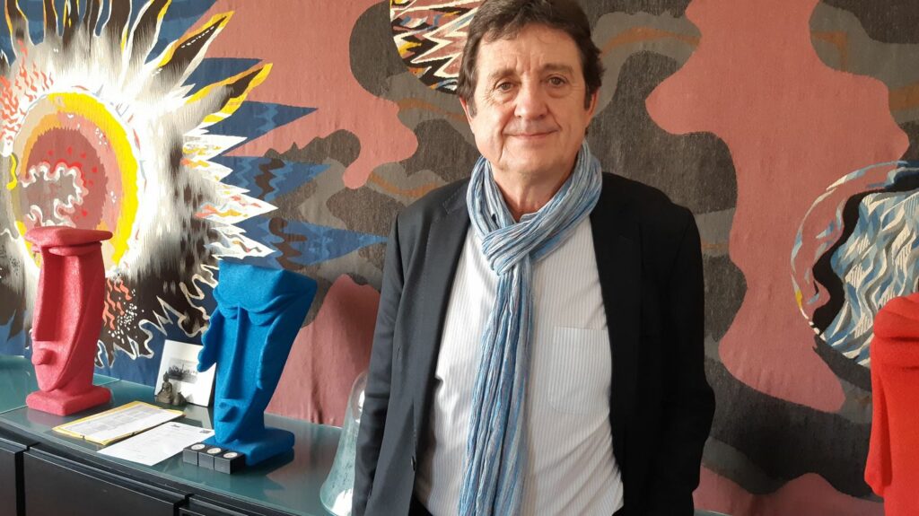 Violences urbaines : le maire de La Courneuve plaide pour "une grande convention pour travailler sur les besoins de ces quartiers populaires"
              Après une nouvelle nuit de violences urbaines, le maire de La Courneuve Gilles Poux appelle à repenser les politiques publiques menées dans les quartiers prioritaires.