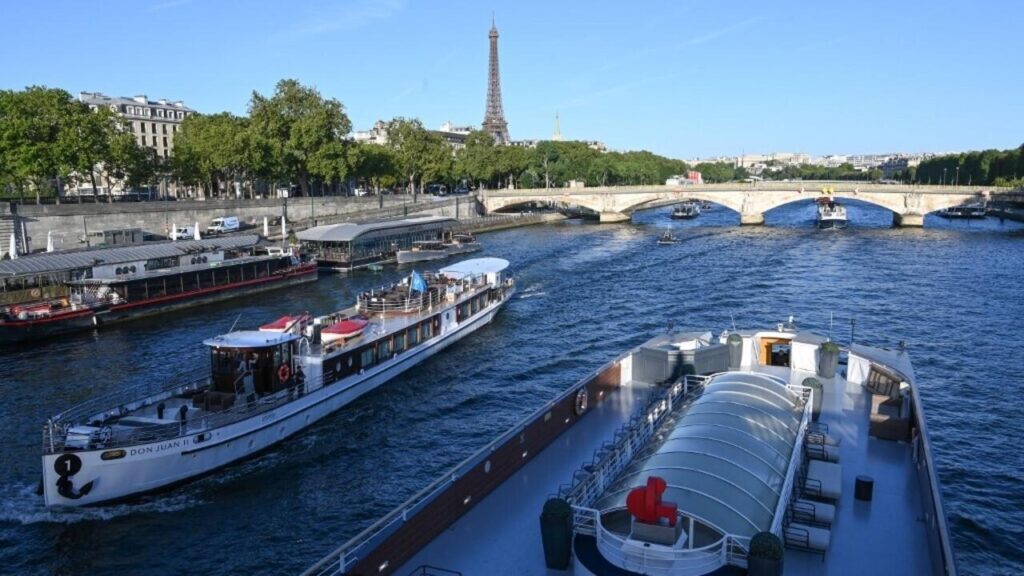 Paris s'entraîne pour la cérémonie d'ouverture des JO 2024 sur la Seine