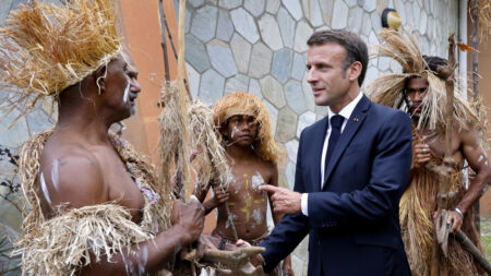 Macron exhorte la Nouvelle-Calédonie à construire son avenir après le vote d'indépendance
