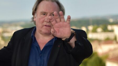 Témoignage



  

  
  


      


      

      "J'ai compris que j'étais dans sa ligne de mire", une 16e femme accuse Gérard Depardieu de violences sexistes et sexuelles
              Selon Anna*, qui témoigne auprès de France Inter vendredi, les faits se sont produits alors qu'elle était technicienne sur un tournage avec l'acteur.