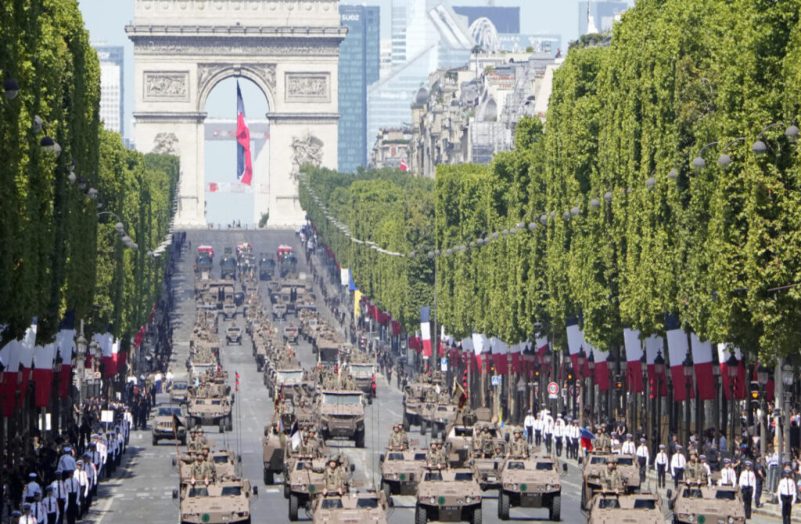 La France renforce la sécurité pour les vacances du 14 juillet afin d'empêcher la résurgence de la récente violence de rue