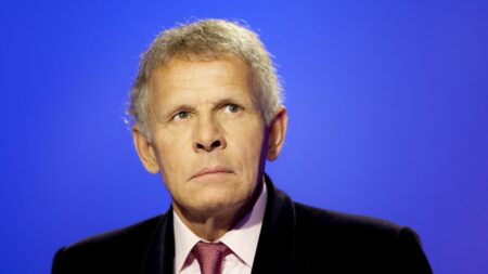 "Je veux y croire mais je suis blasée" : les femmes qui accusent PPDA de viols et d'agressions sexuelles redoutent un nouveau revers judiciaire
              La première enquête préliminaire ouverte contre l'ancien présentateur du JT de TF1 a été classée sans suite en juin 2021. La seconde, dans laquelle 22 femmes ont témoigné, touche à sa fin.