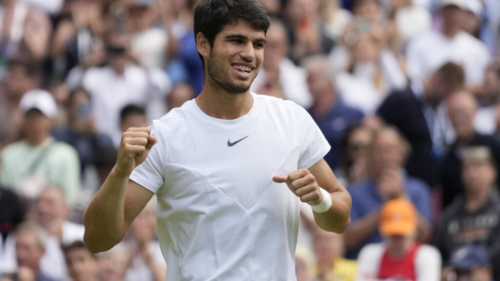 Alcaraz et Medvedev suivent le formulaire pour atteindre la demi-finale à Wimbledon